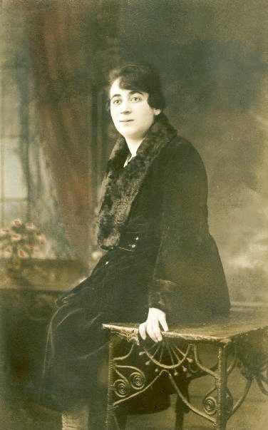 205602_1068777799487_8031_n